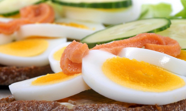 Курячі яйця є, можливо, найбільш корисним і доступним продуктом у раціоні бодібілдера.